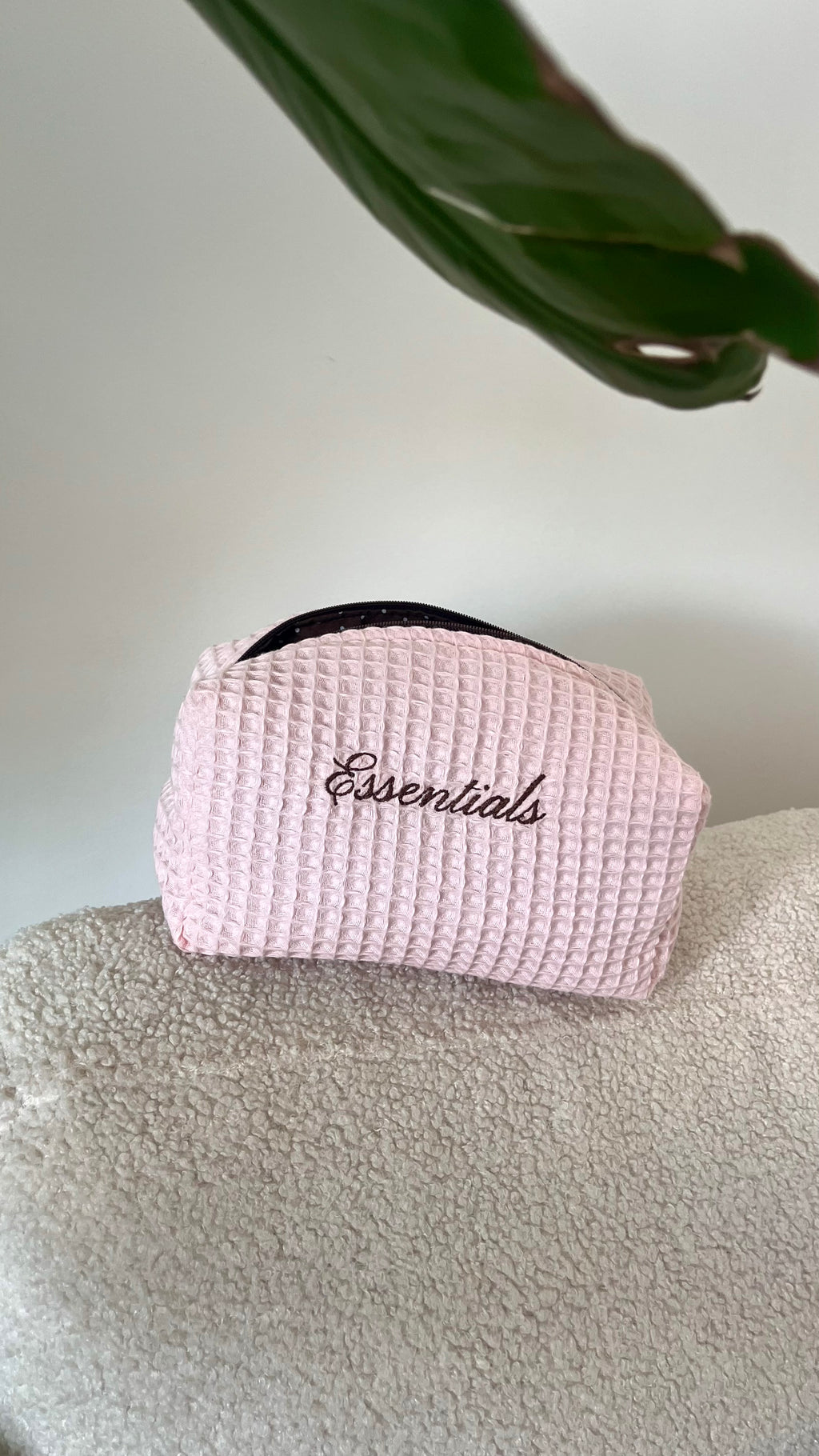 "Essentials" waffle pouch