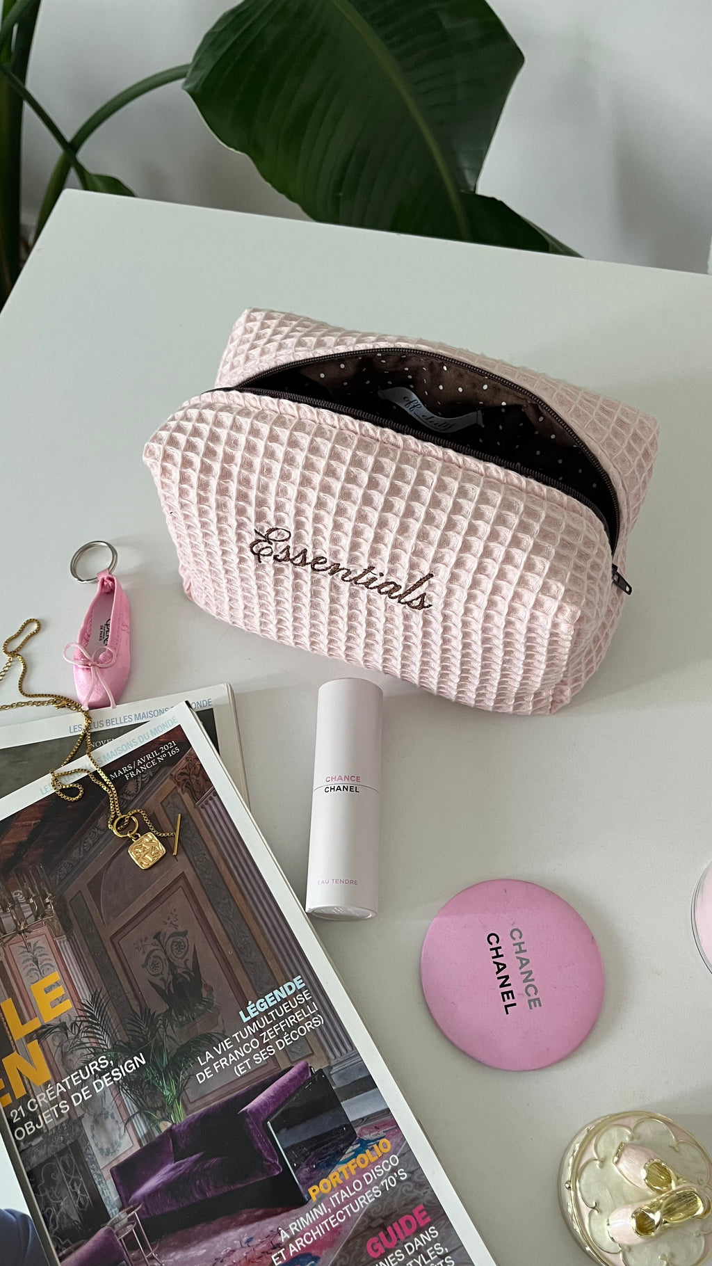 "Essentials" waffle pouch