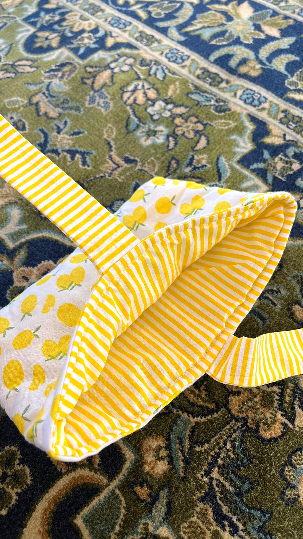 Funda para libro con estampado de limones